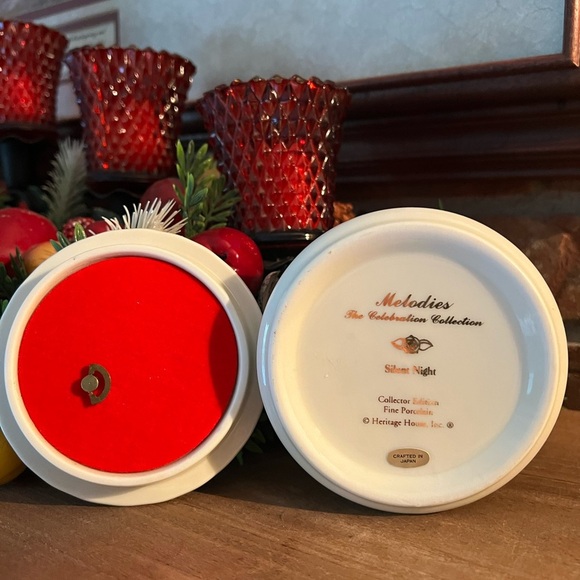 Rare Melodies Heritage House Silent Night Musical Porcelain Collector Edition. - Picture 2 of 5
